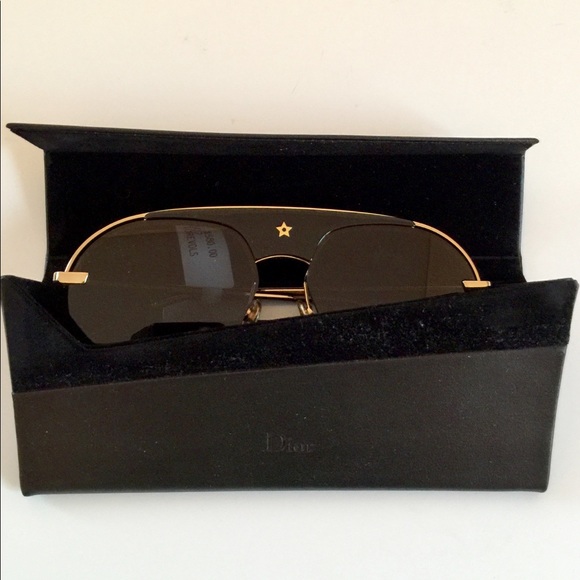 NWT DIOR RUNWAY BLACK ‘REVOLUTION’ SUNGLASSES - Picture 7 of 12